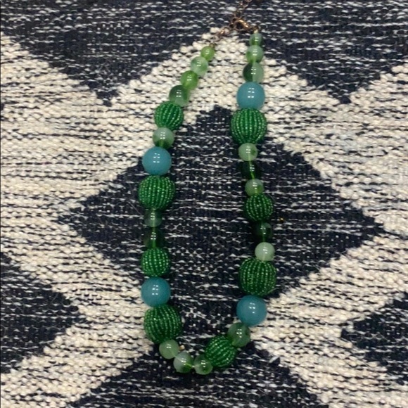 Jewelry - Vintage green beaded necklace
